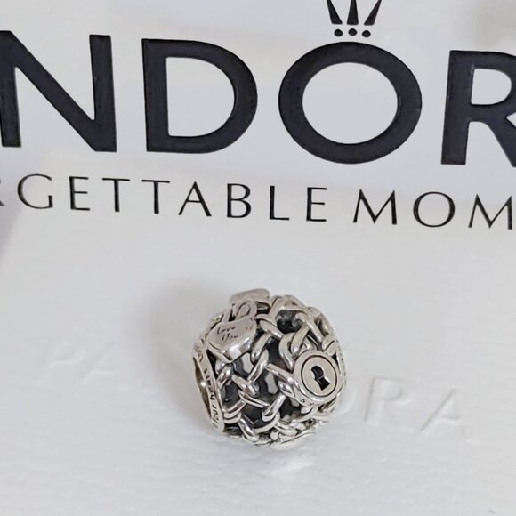 Pandora Openwork Chain Link Padlock Charm S925 Sterling Silver with box - Picture 1 of 6
